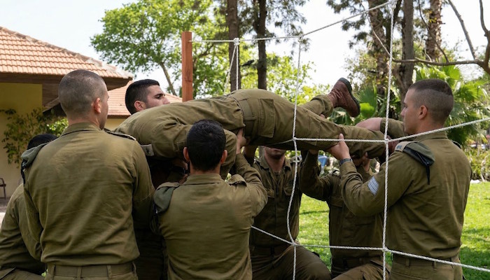 שילוב של הפוגה, משחק ופיתוח מנהיגות
